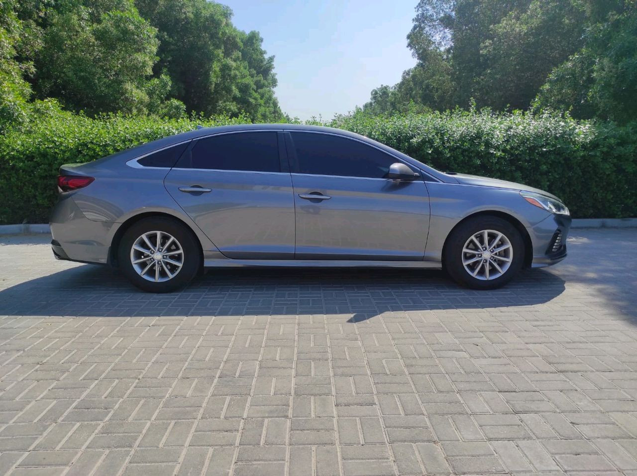 Hyundai Sonata - Image 4
