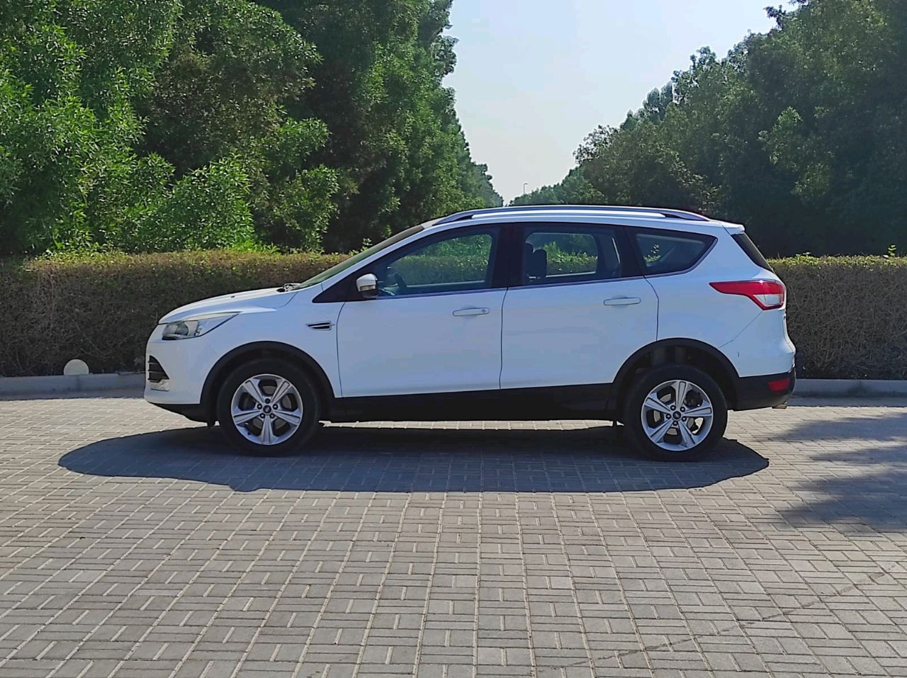 Ford Escape - Image 8