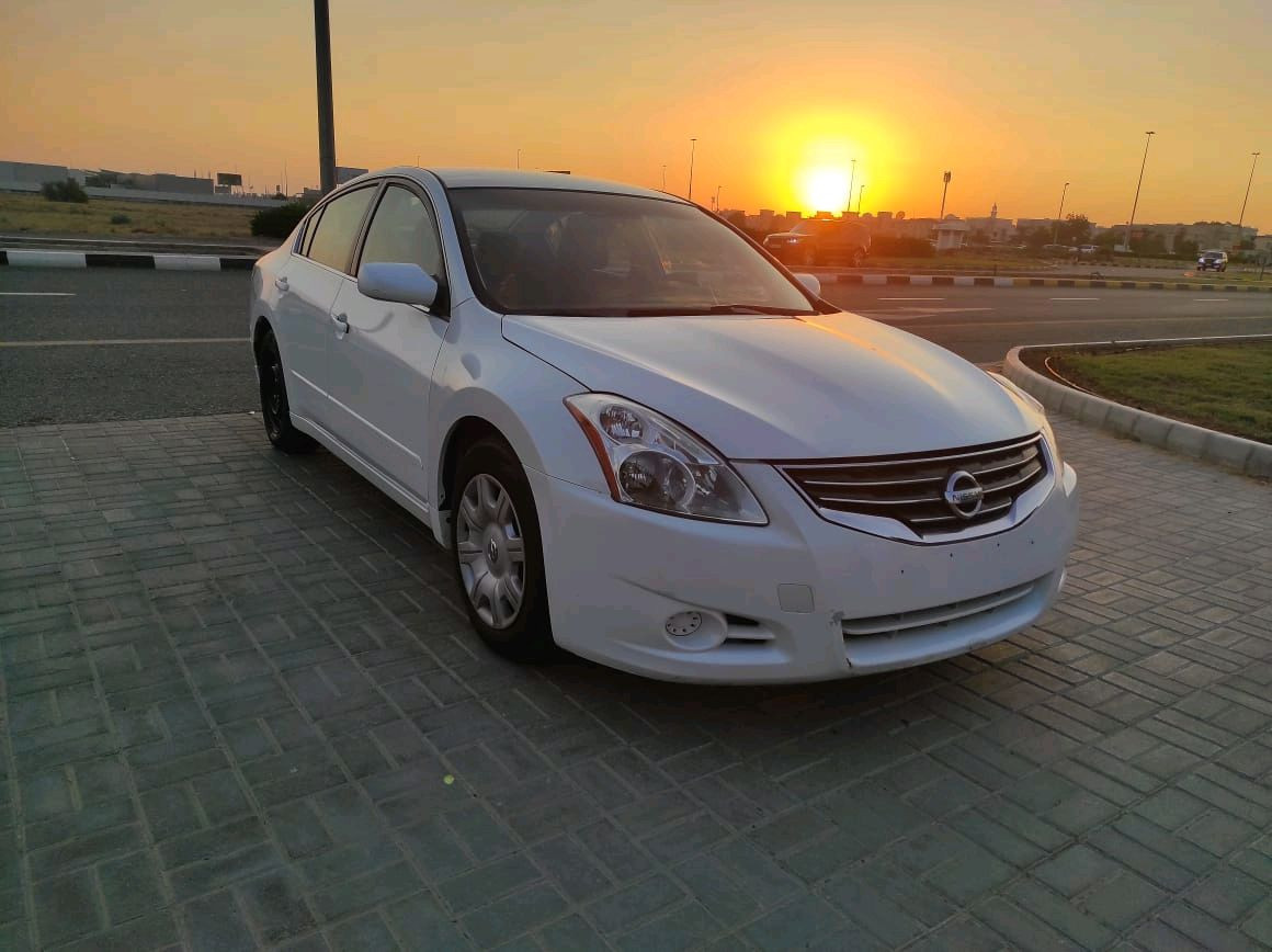 Nissan Altima - Image 11