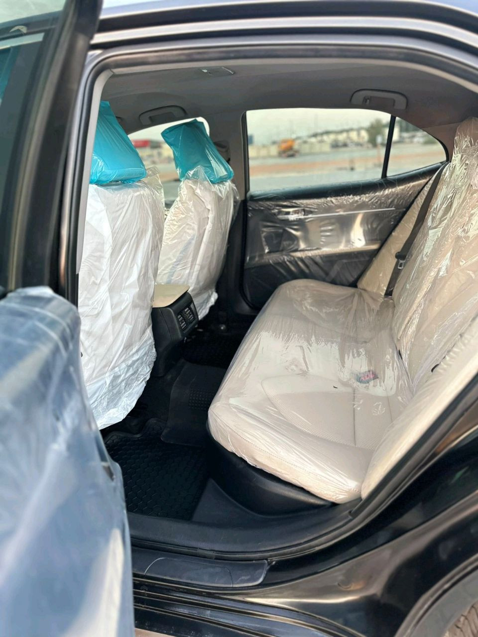 Toyota Camry - Image 18