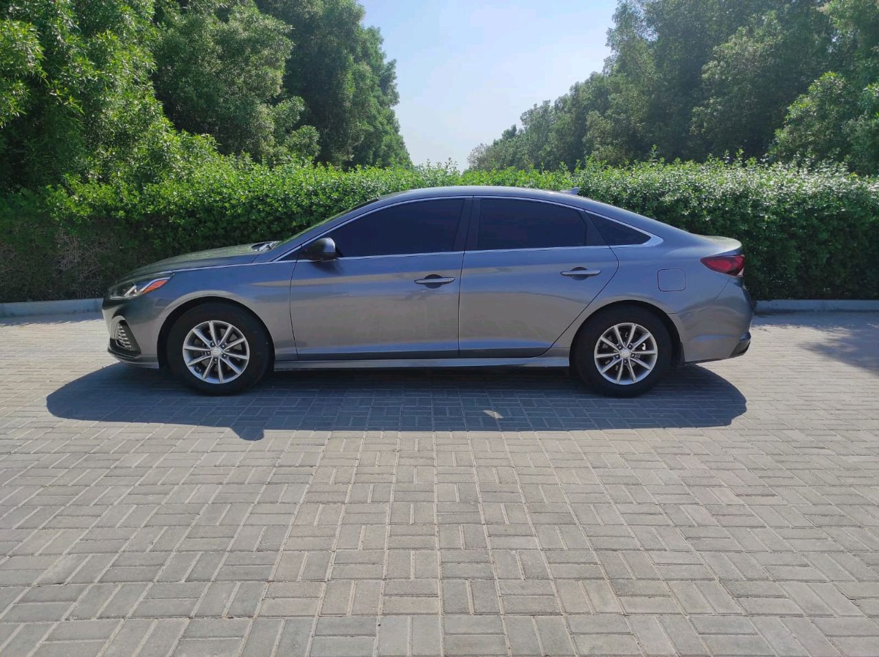 Hyundai Sonata - Image 11