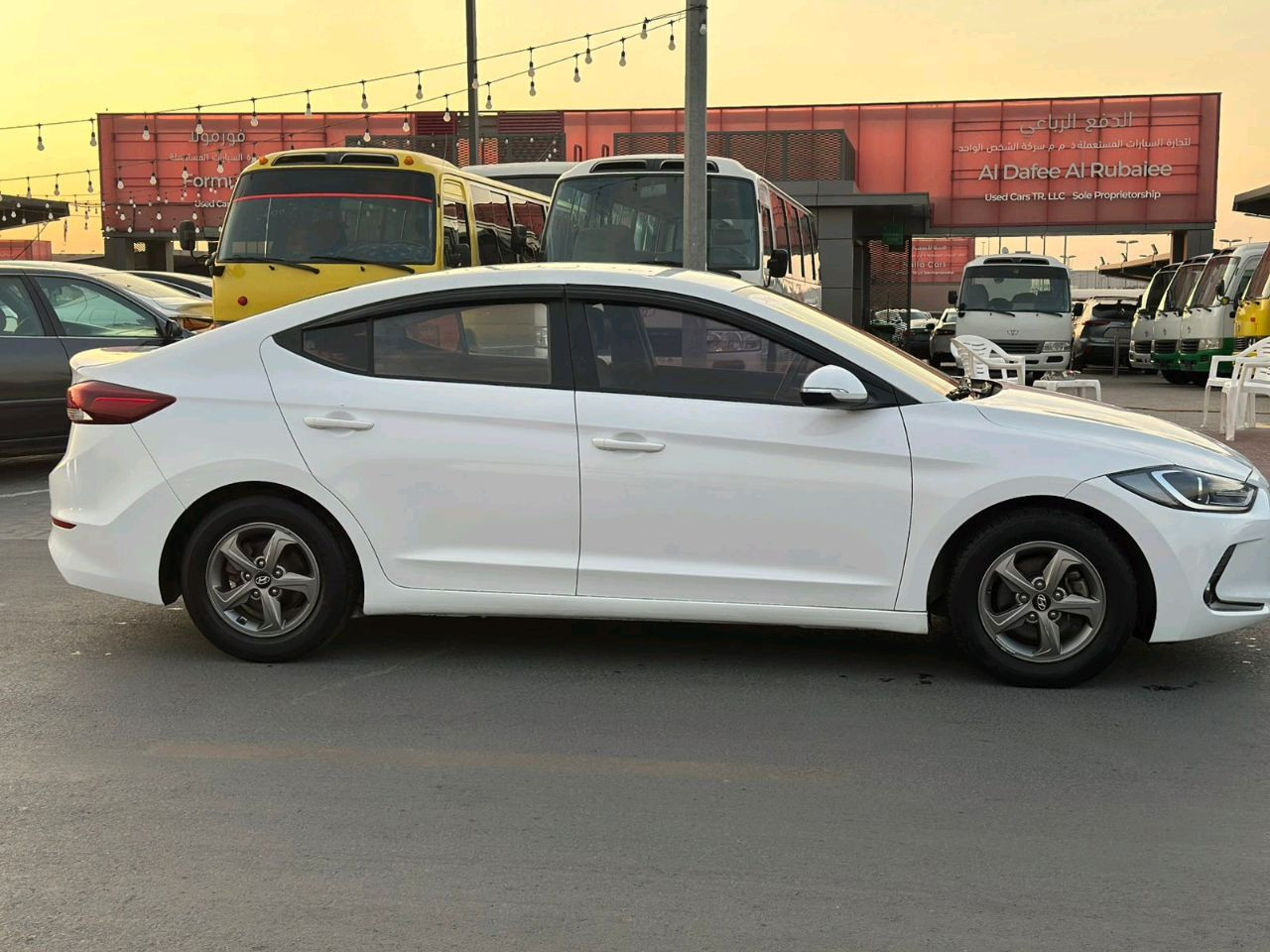 Hyundai Elantra - Image 11
