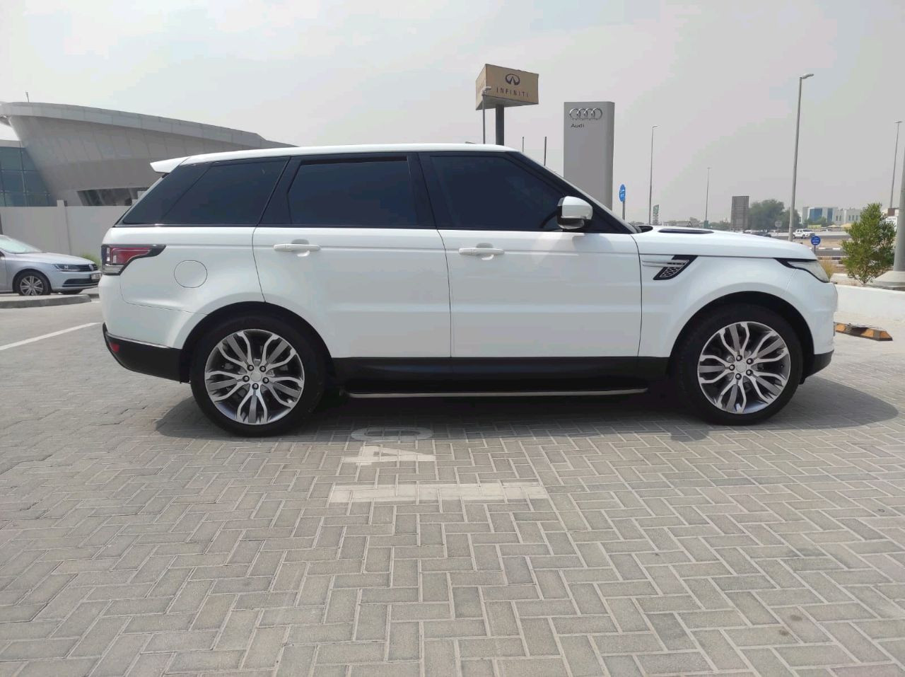 Range Rover Sport - Image 4