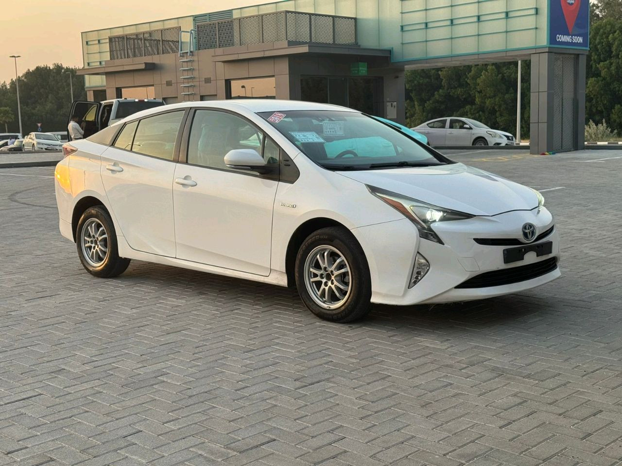 Toyota PRIUS - Image 8