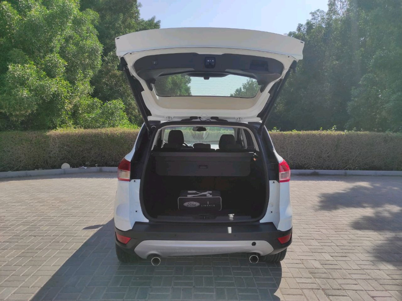 Ford Escape - Image 10