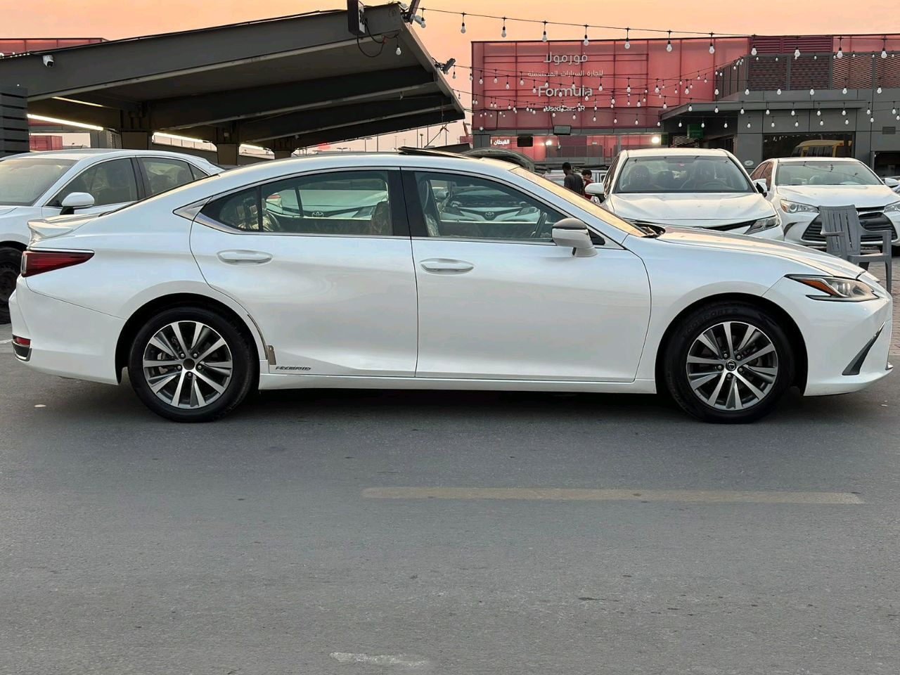 Lexus ES-Series - Image 12