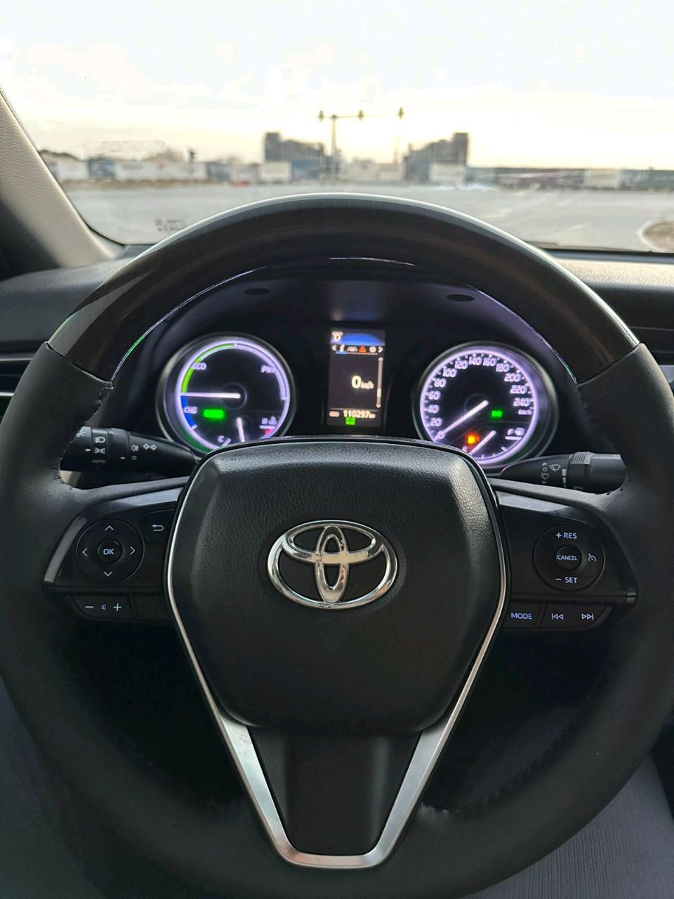Toyota Camry - Image 12