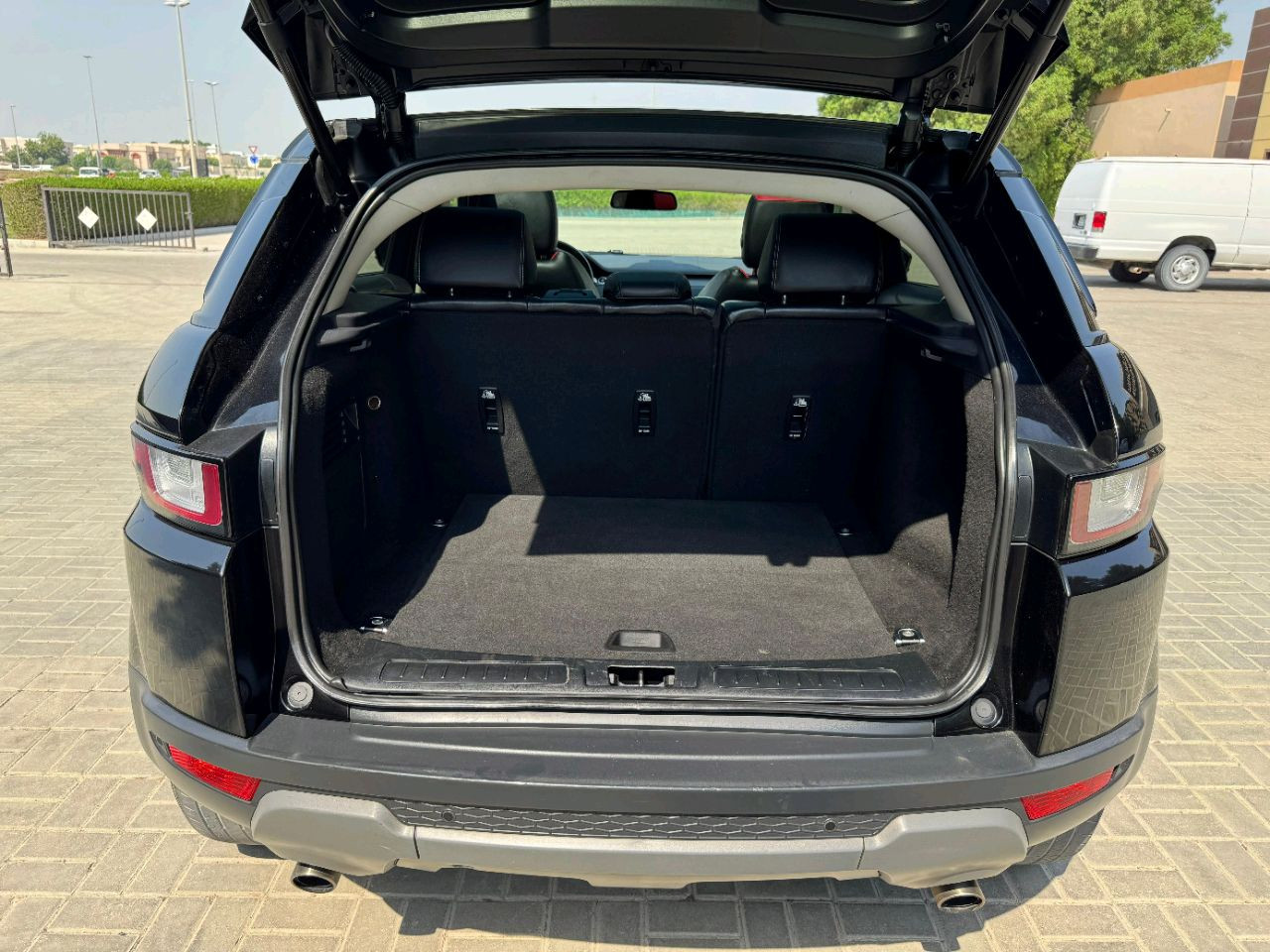 Range Rover Evoque - Image 11