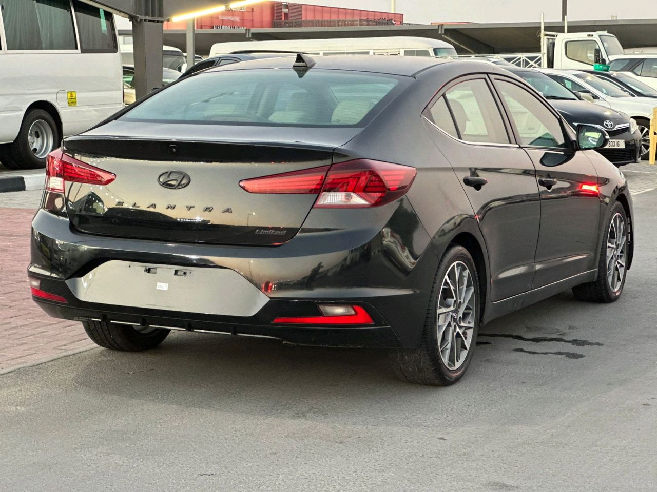 Hyundai Elantra - Image 6