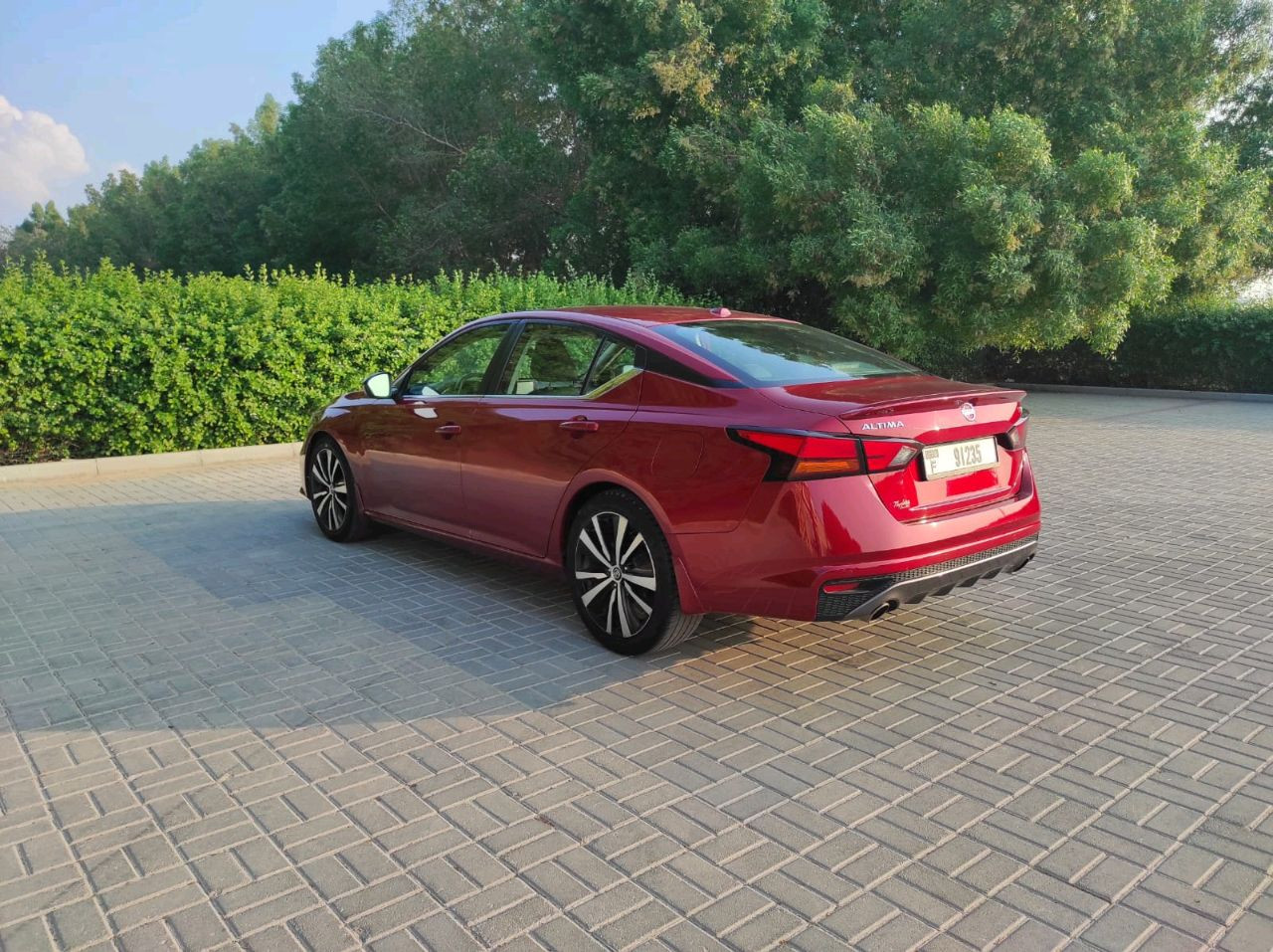 Nissan Altima - Image 10