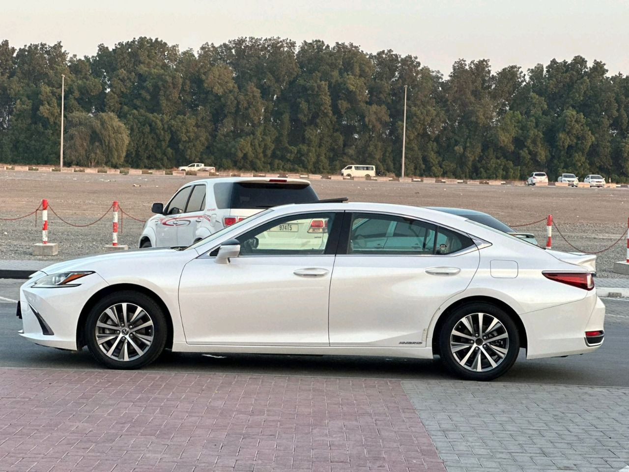 Lexus ES-Series - Image 11