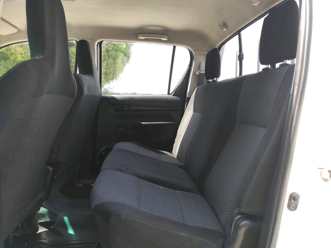 Toyota Hilux - Image 9