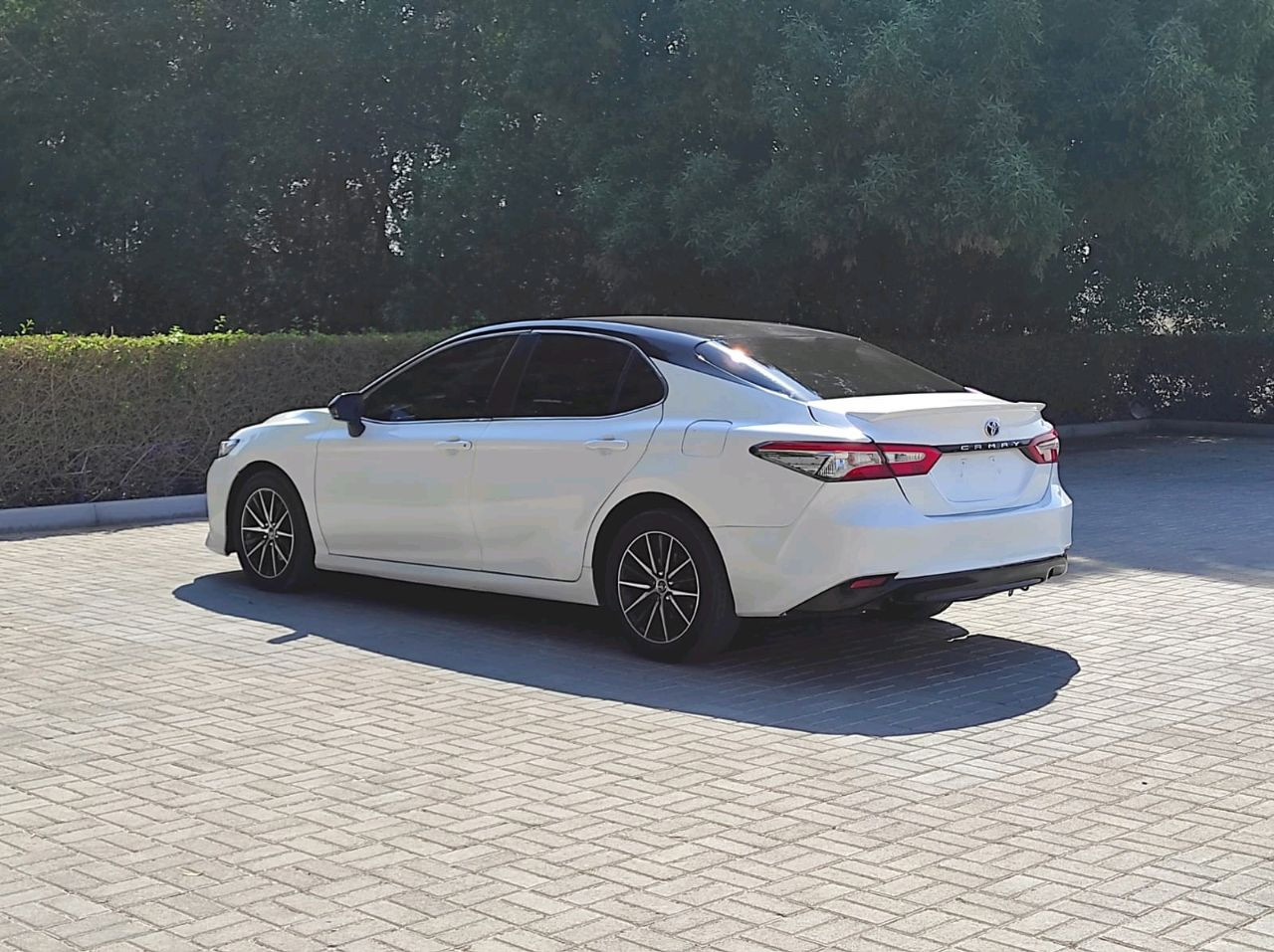 Toyota Camry - Image 9