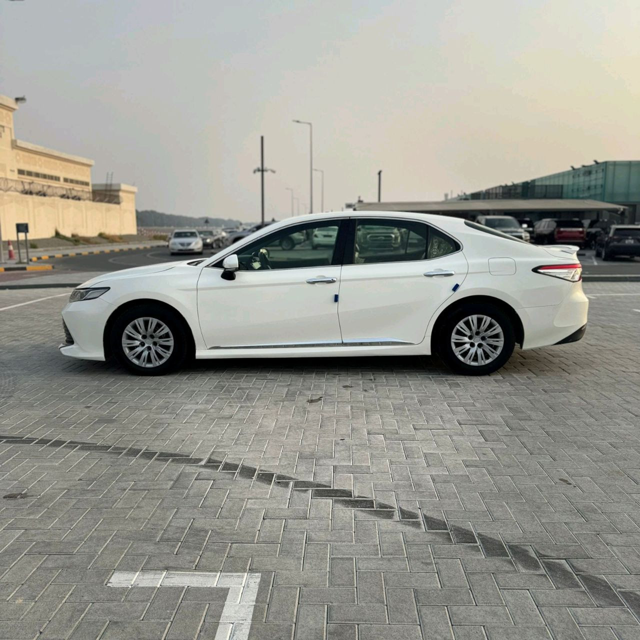 Toyota Camry - Image 18