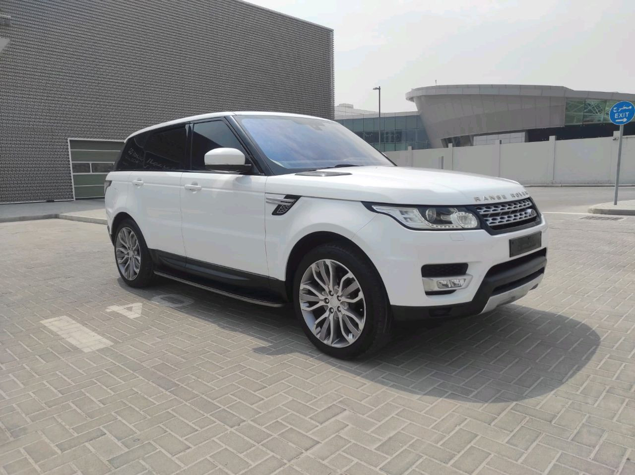 Range Rover Sport - Image 2