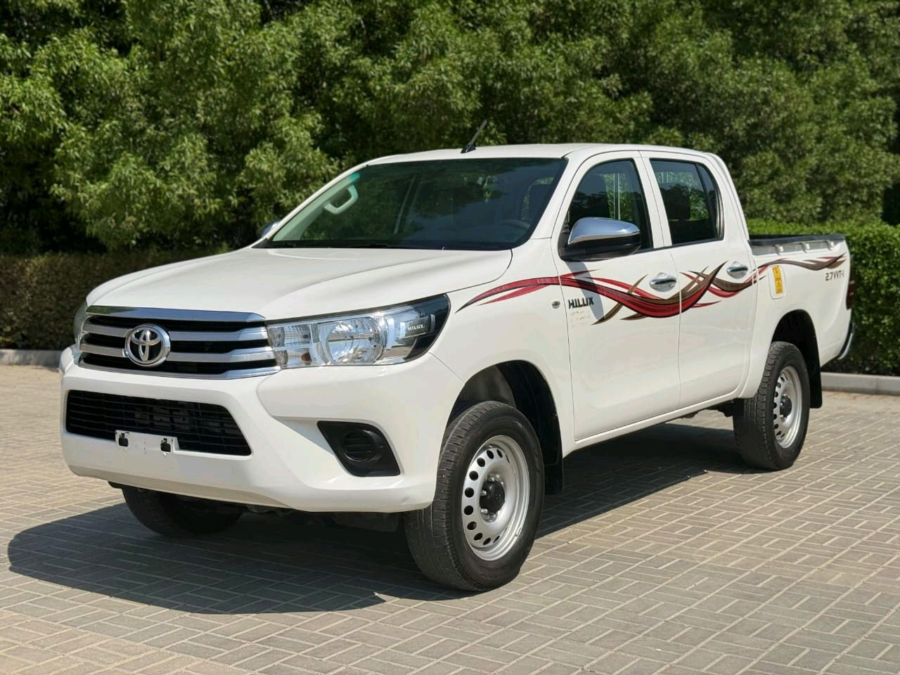 Toyota Hilux - Image 11