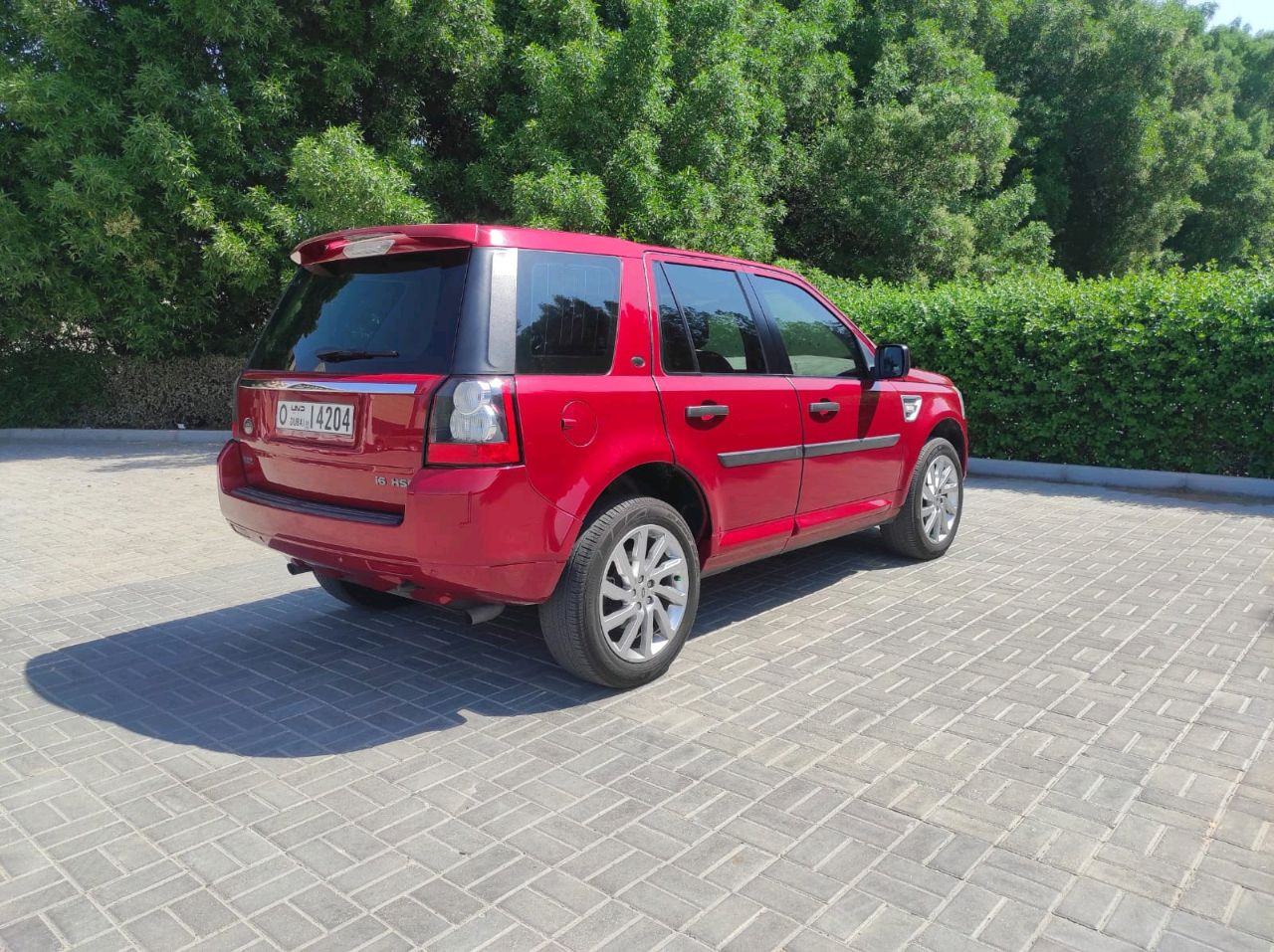 Land Rover LR2 - Image 6