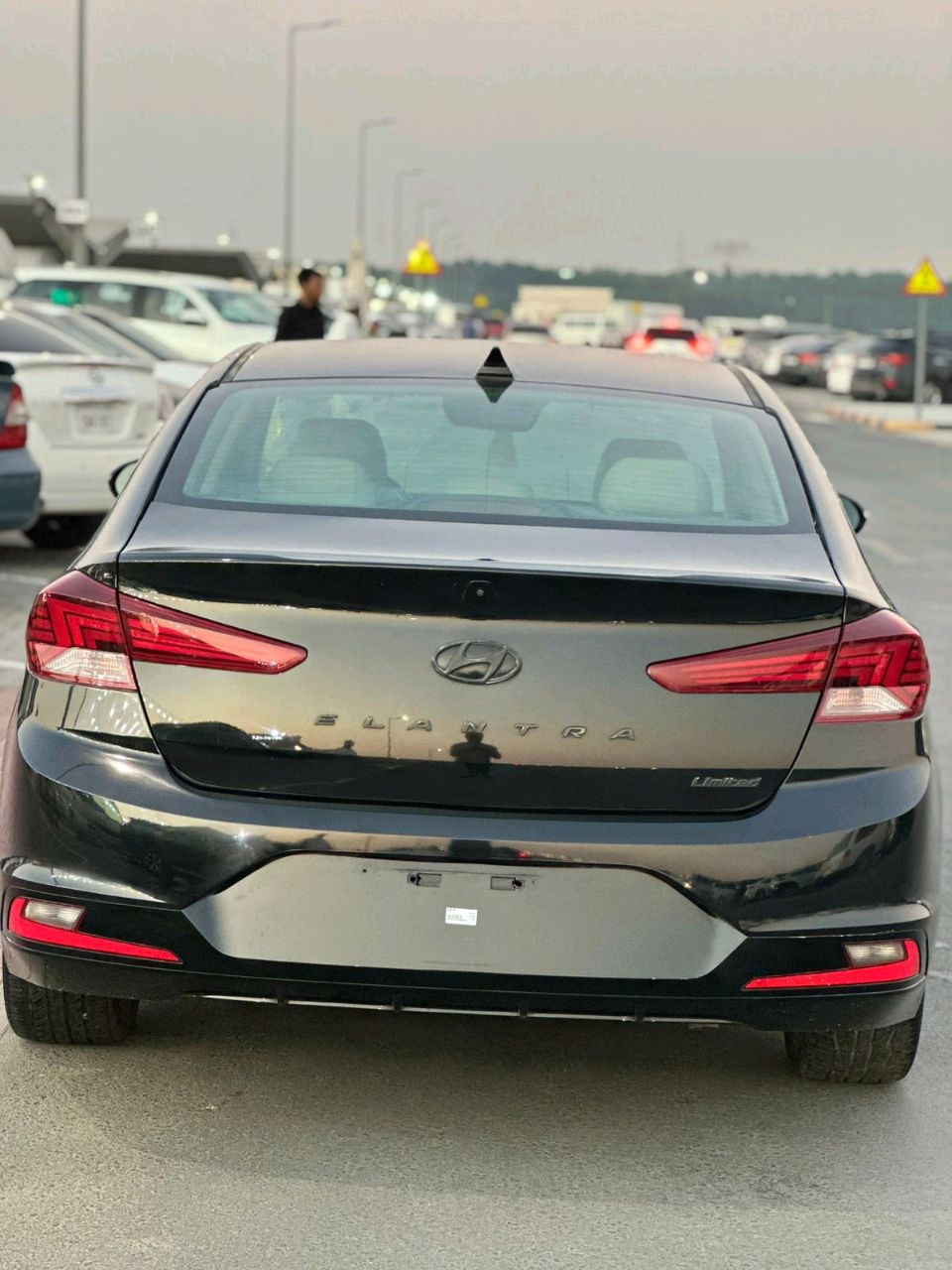 Hyundai Elantra - Image 12