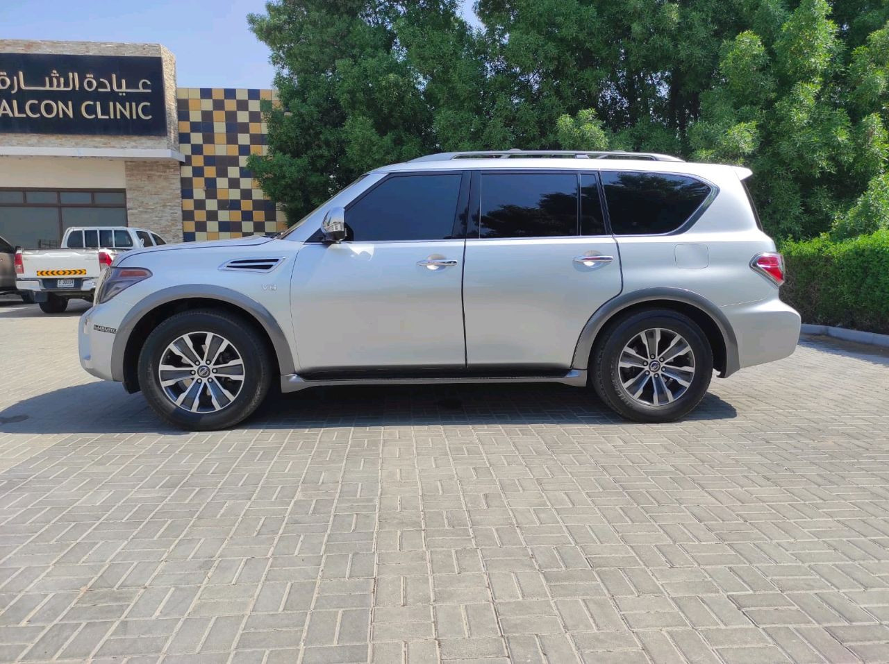 Nissan Armada - Image 10