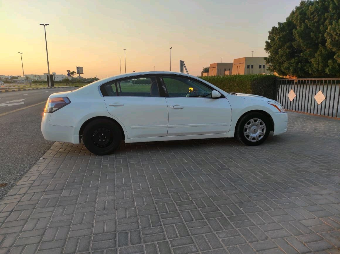 Nissan Altima - Image 4