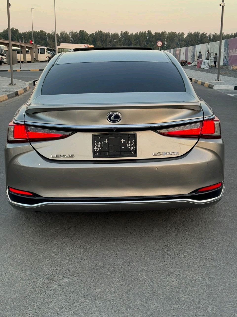 Lexus ES-Series - Image 11