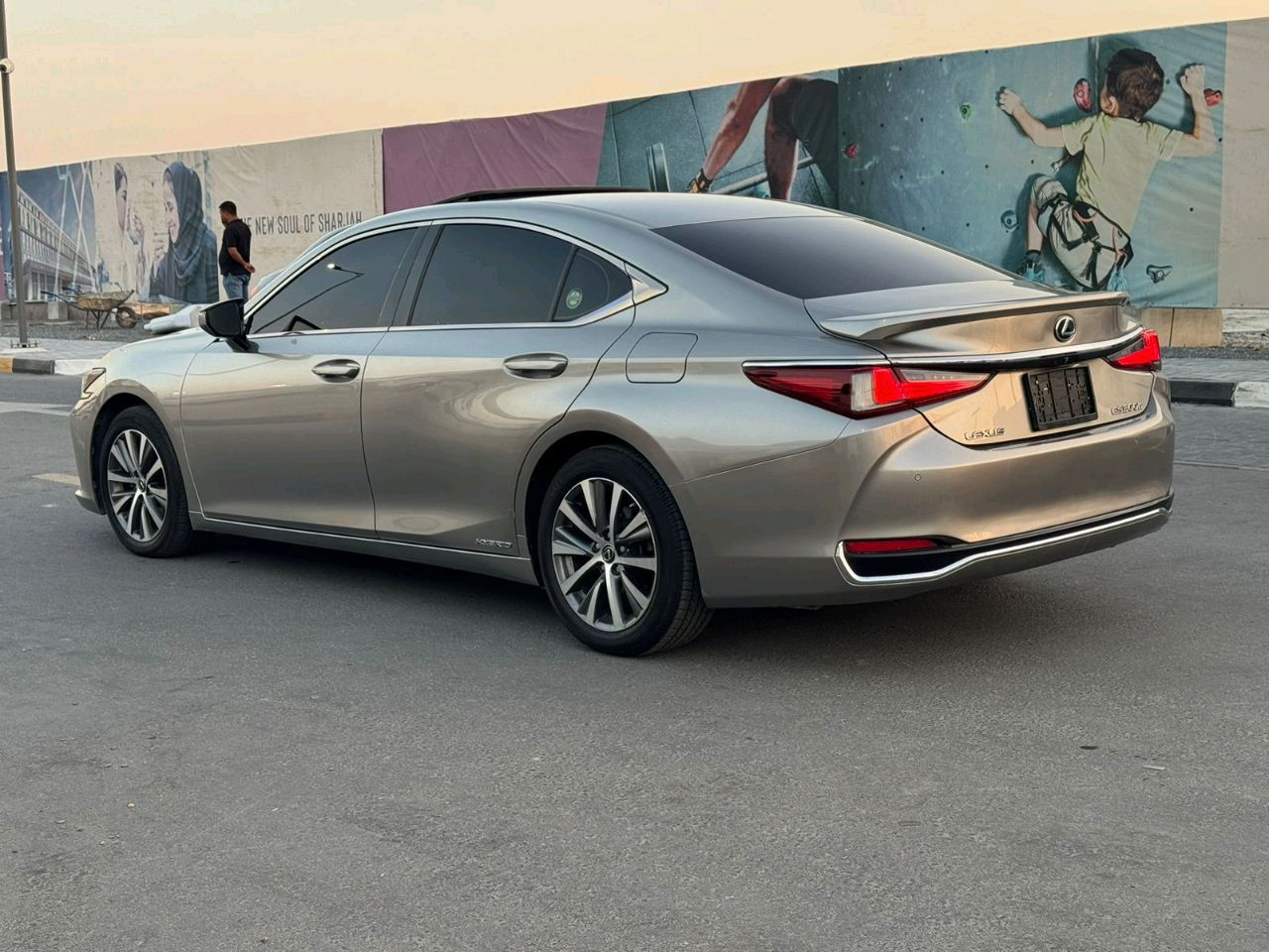 Lexus ES-Series - Image 12