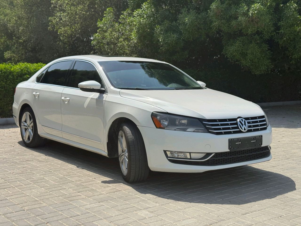 Volkswagen Passat - Image 4