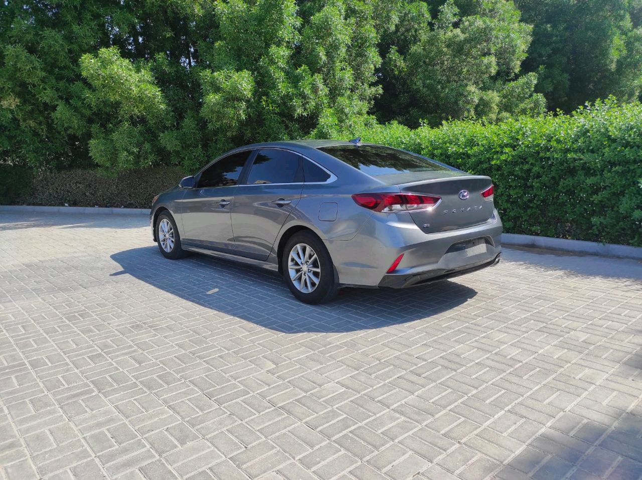 Hyundai Sonata - Image 10
