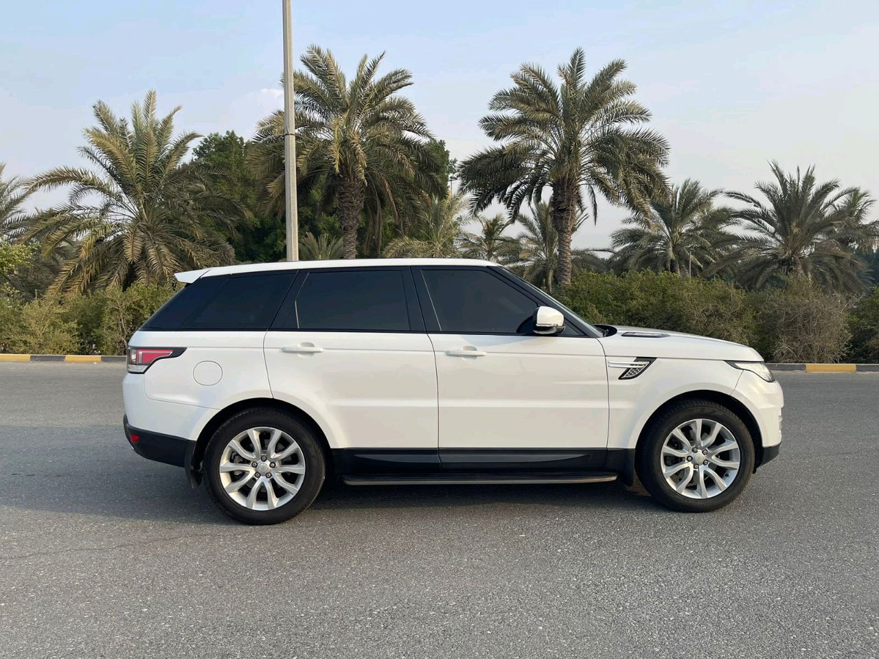 Range Rover Sport - Image 10