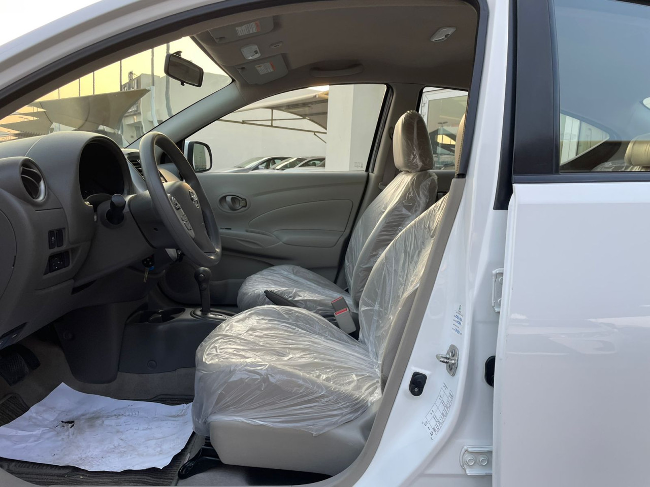 Nissan Sunny - Image 11