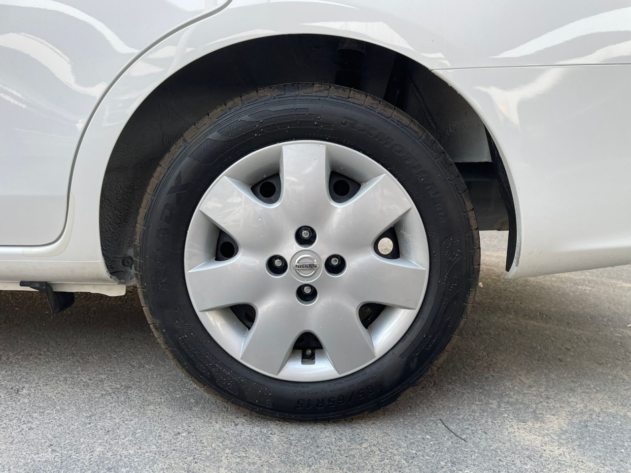 Nissan Sunny - Image 13