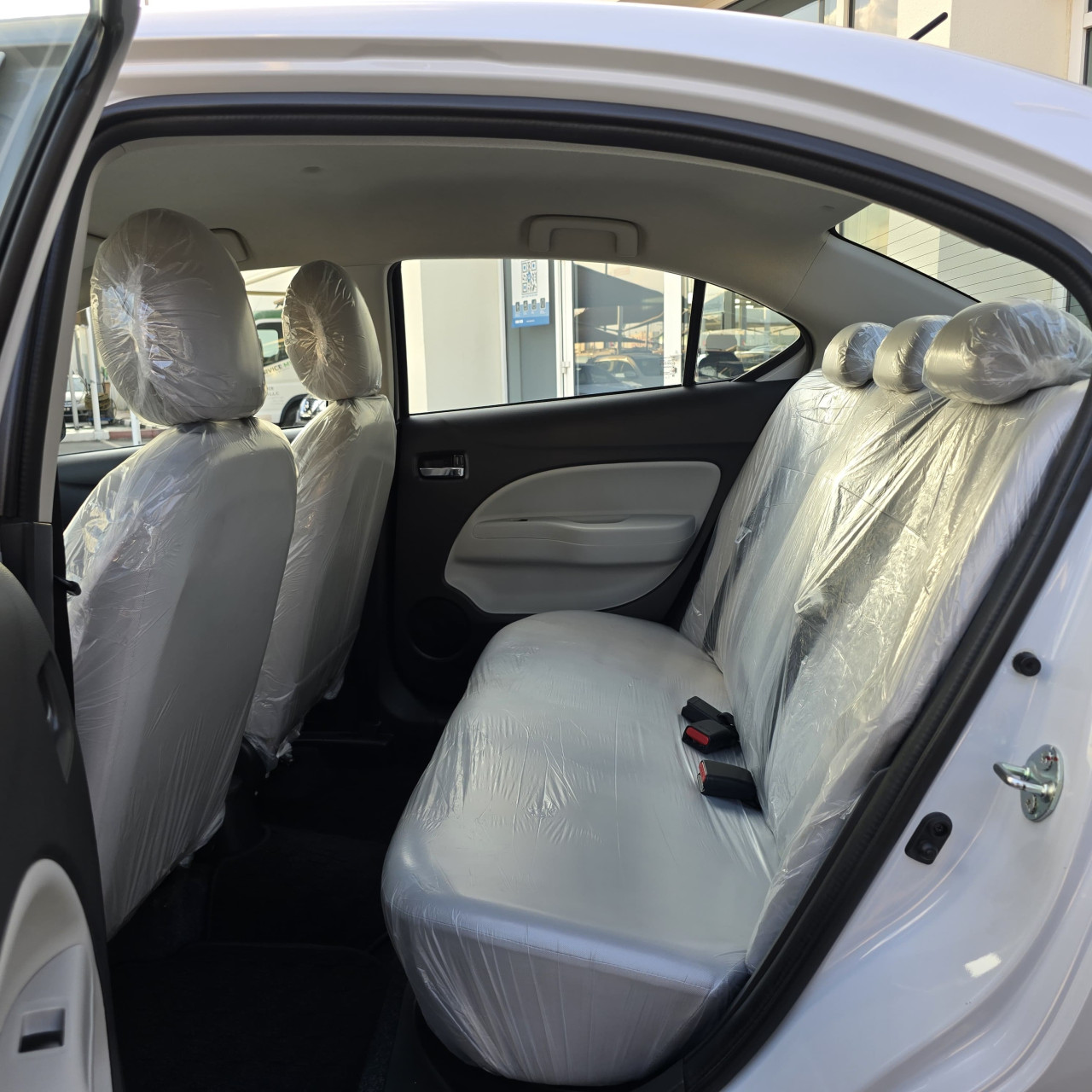 Mitsubishi Attrage - Image 9
