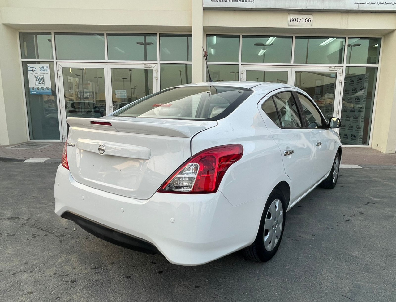 Nissan Sunny - Image 6