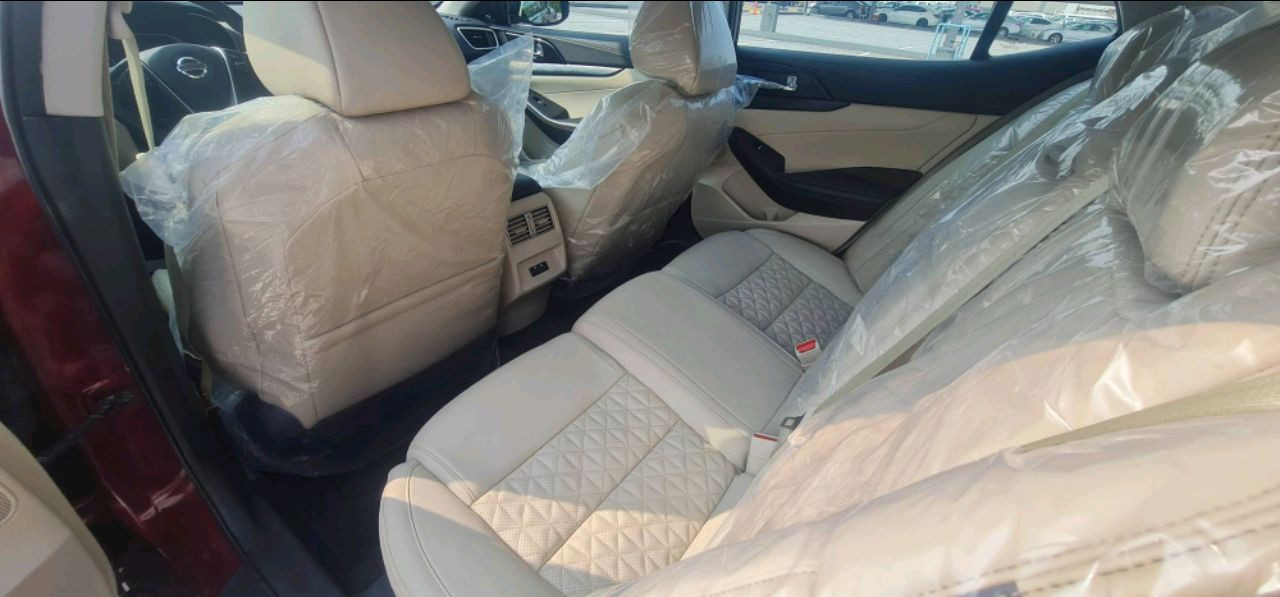 Nissan Maxima - Image 8