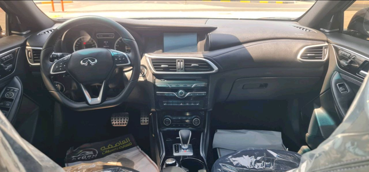 Infiniti Q30 - Image 6