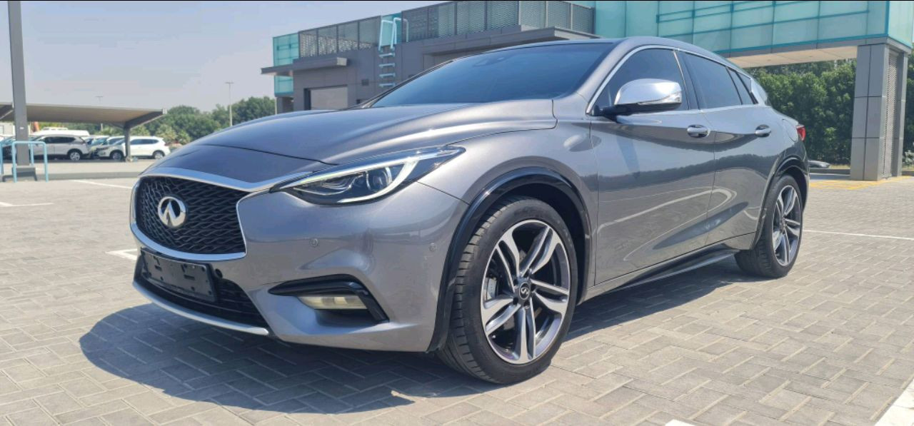 Infiniti Q30 - Image 11