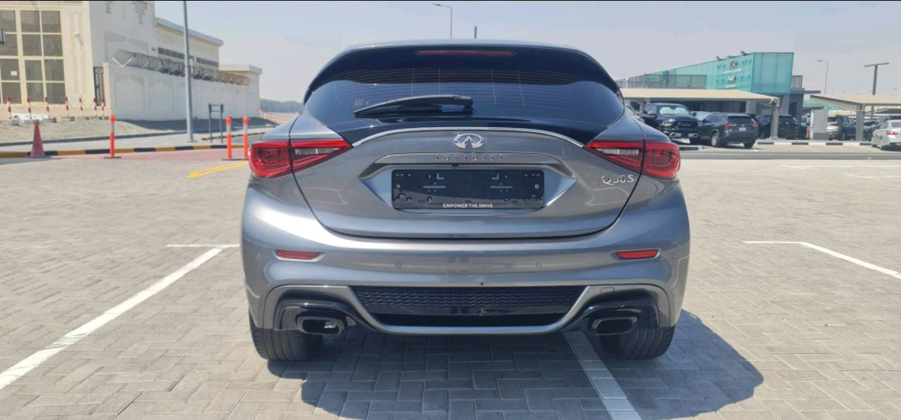 Infiniti Q30 - Image 2