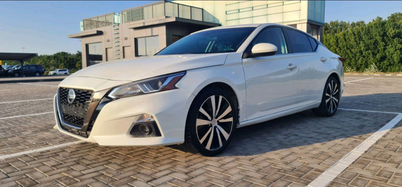 Nissan Altima - Image 4