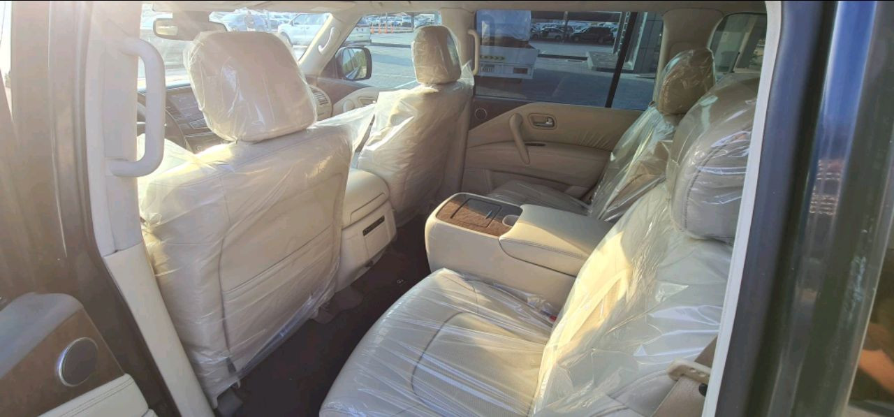 Infiniti QX80 - Image 10
