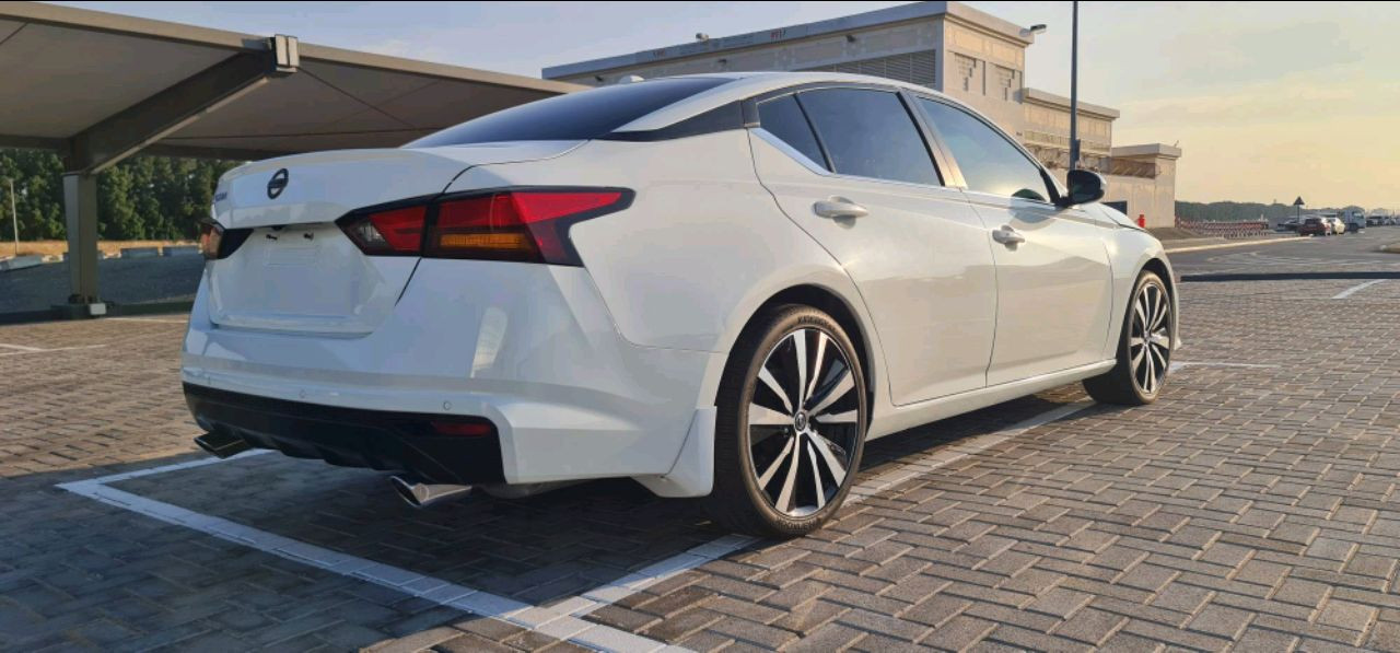 Nissan Altima - Image 7