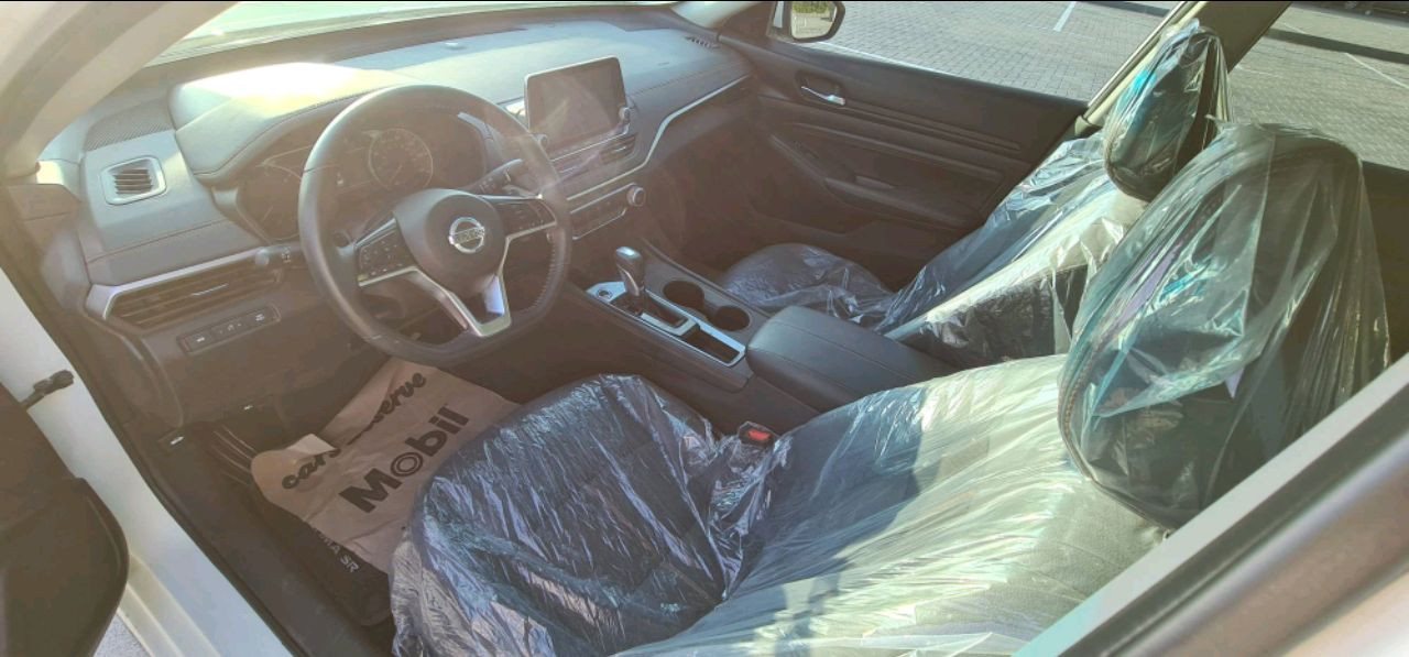 Nissan Altima - Image 9
