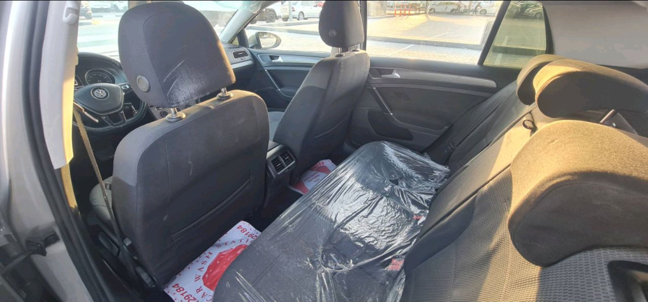 Volkswagen Golf - Image 8
