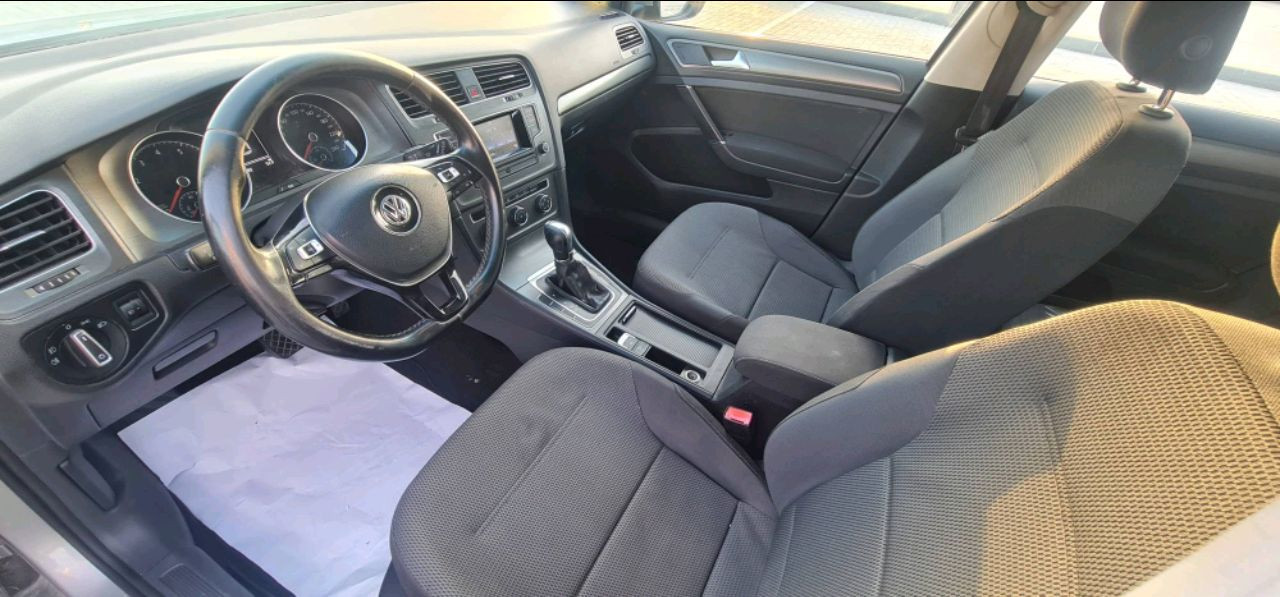 Volkswagen Golf - Image 10