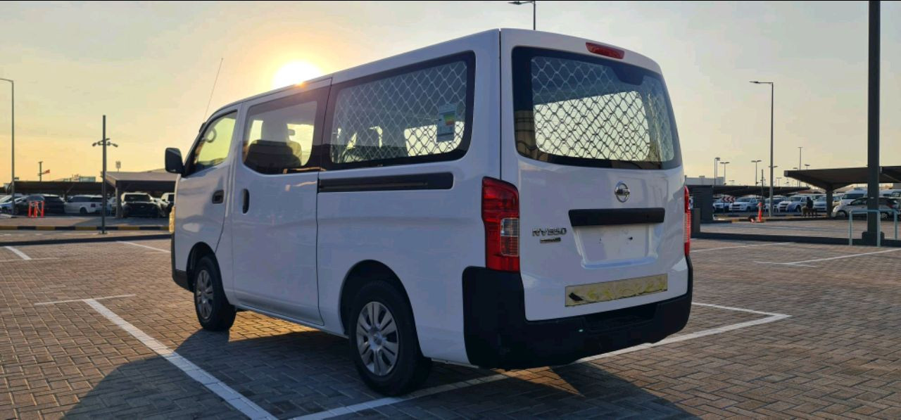 Nissan Urvan - Image 7