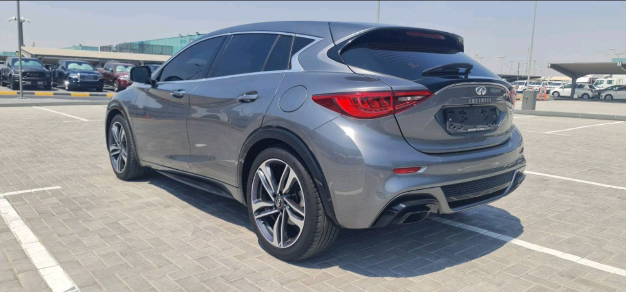 Infiniti Q30 - Image 3
