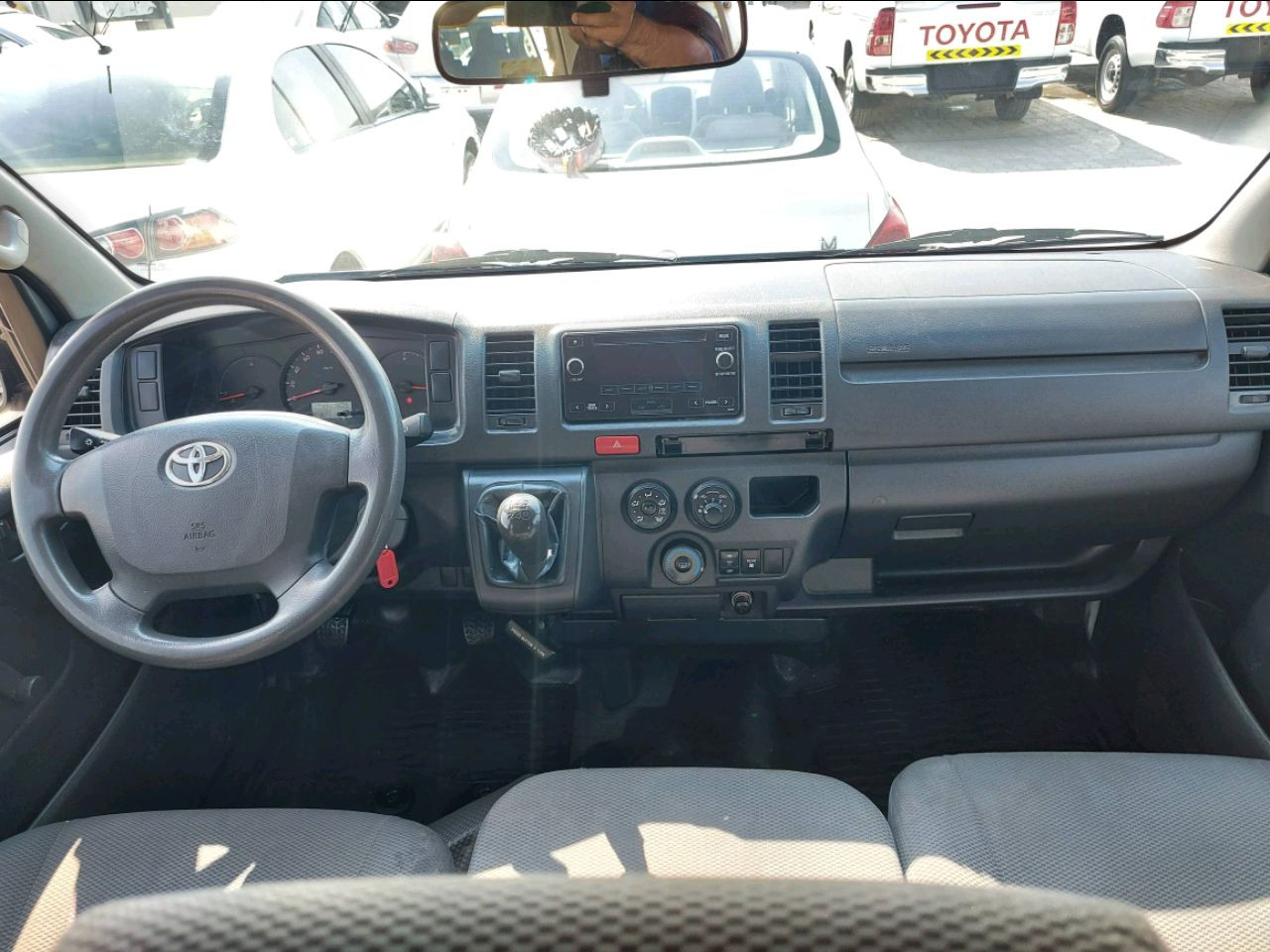 Toyota Hiace - Image 6