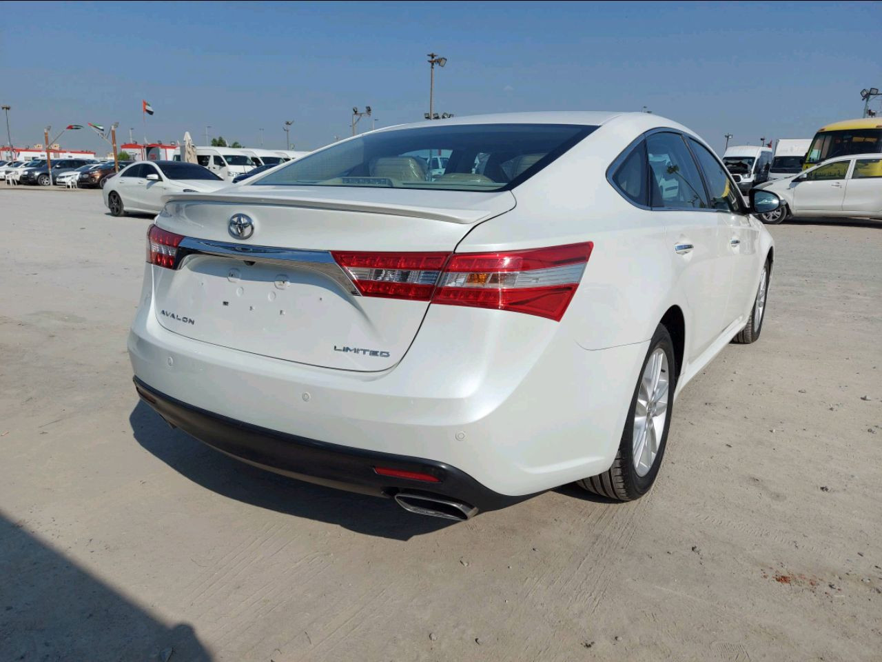 Toyota Avalon - Image 2