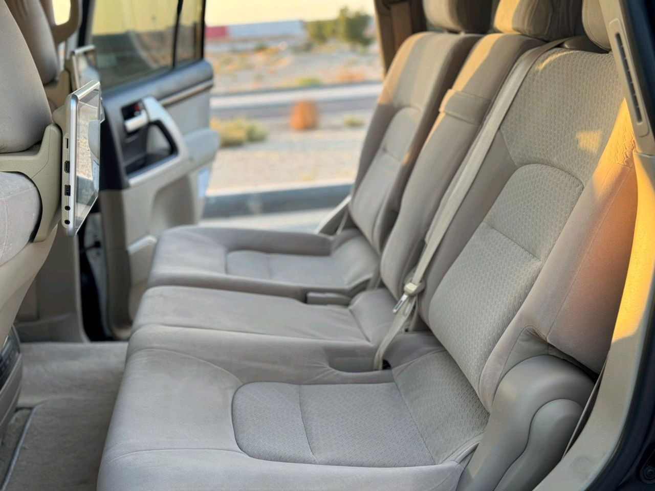 Toyota Land Cruiser - Image 8
