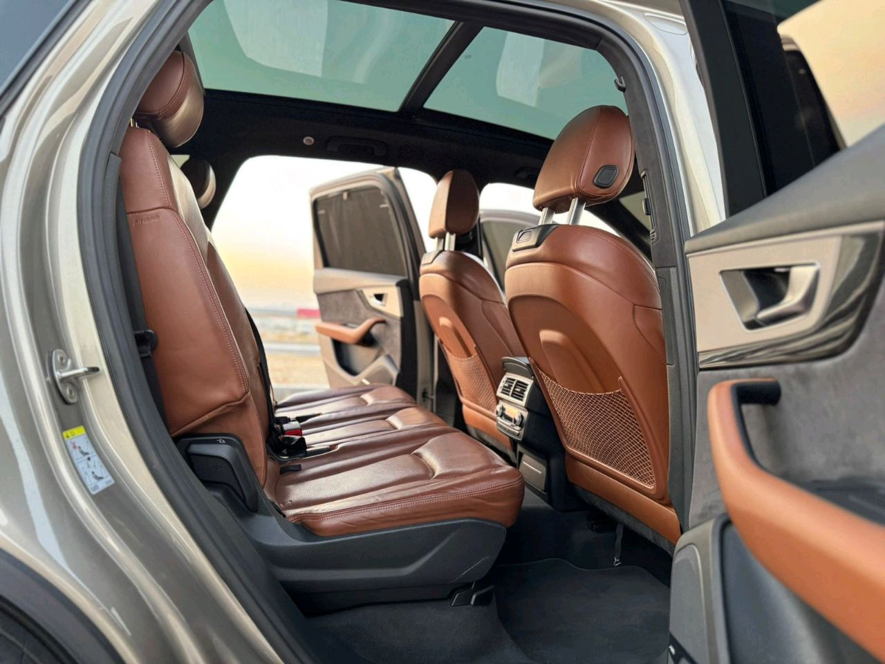 Audi Q7 - Image 10
