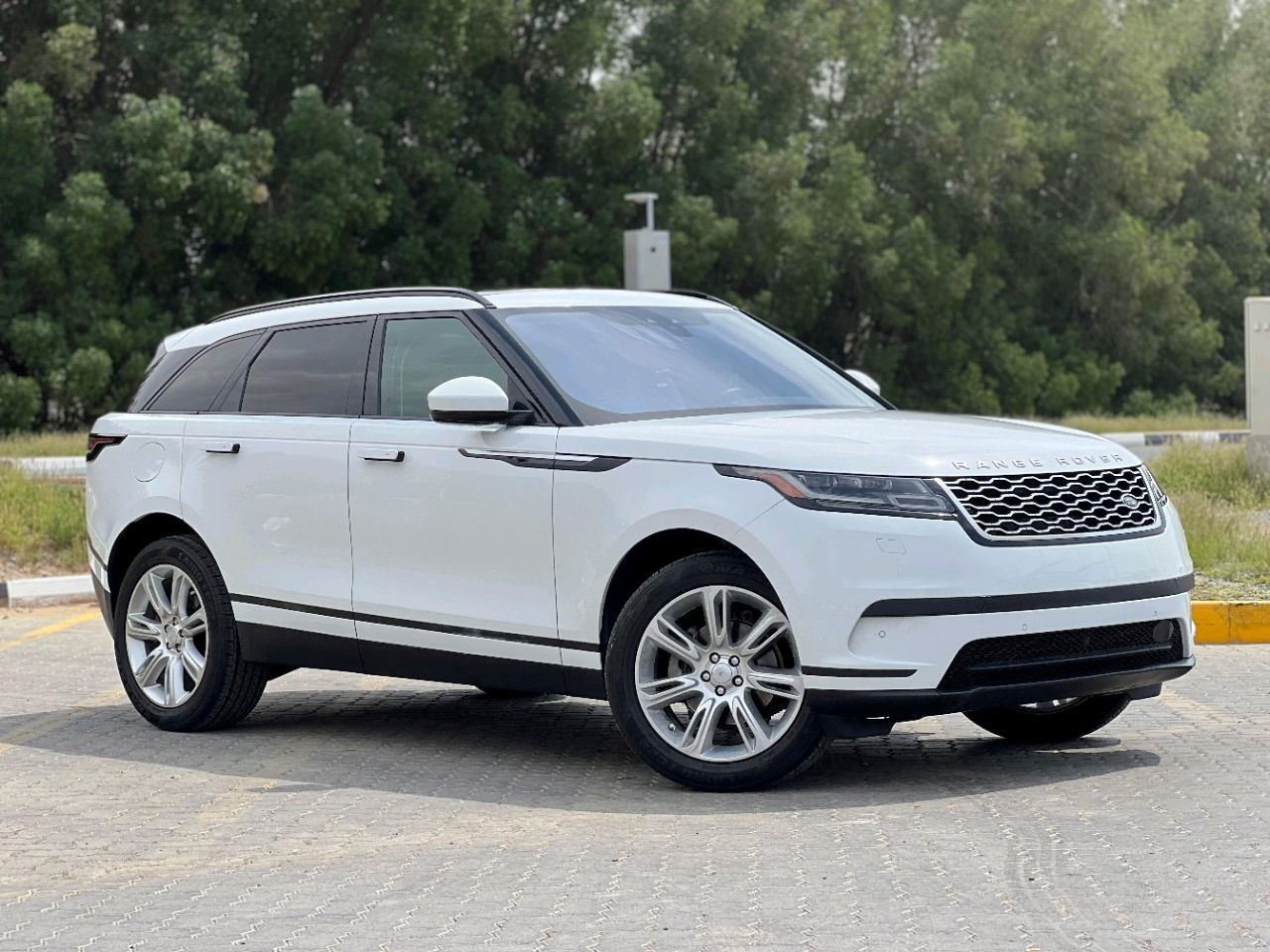 Range Rover VELAR - Image 11